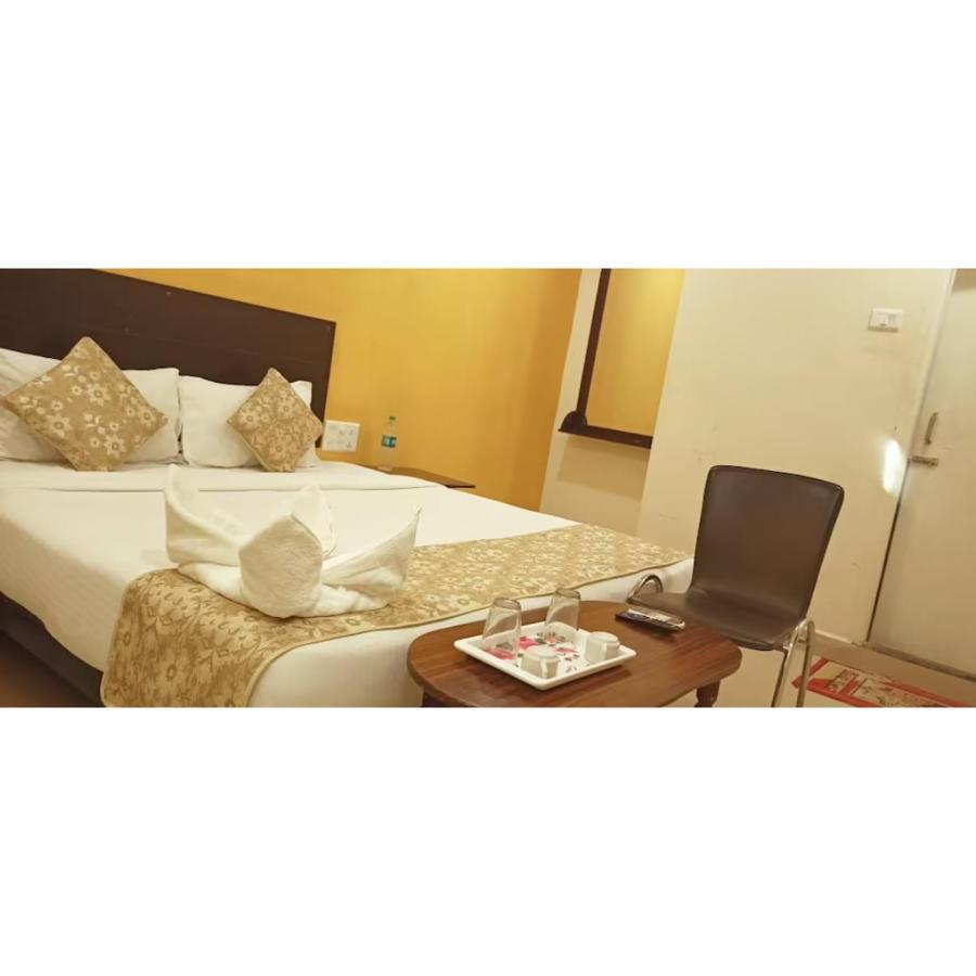 Hotel Meridian Grand Shamshabad Luaran gambar