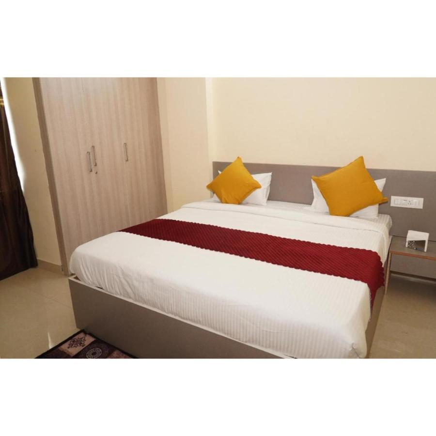 Hotel Meridian Grand Shamshabad Luaran gambar